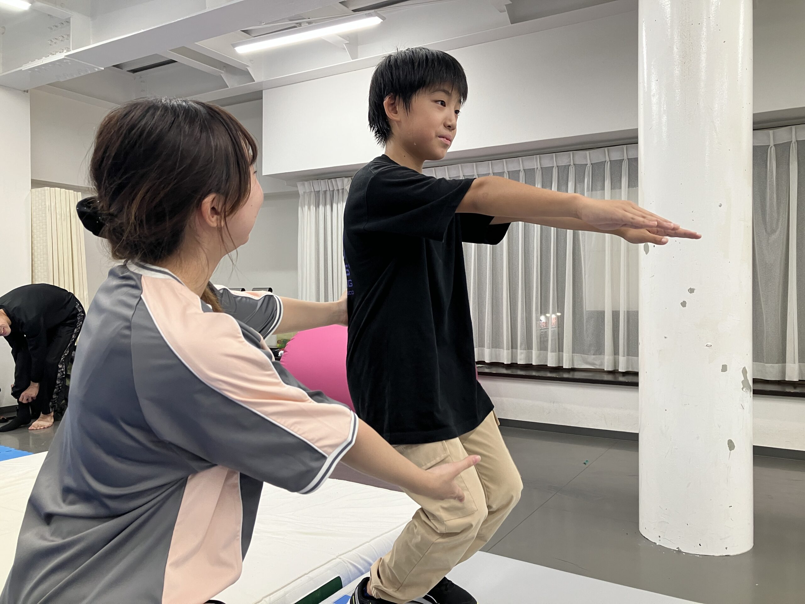 アクロバット講師募集